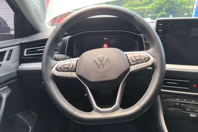 Used Volkswagen Sagitar 2023 300TSI DSG Excellence Edition Steering Wheel