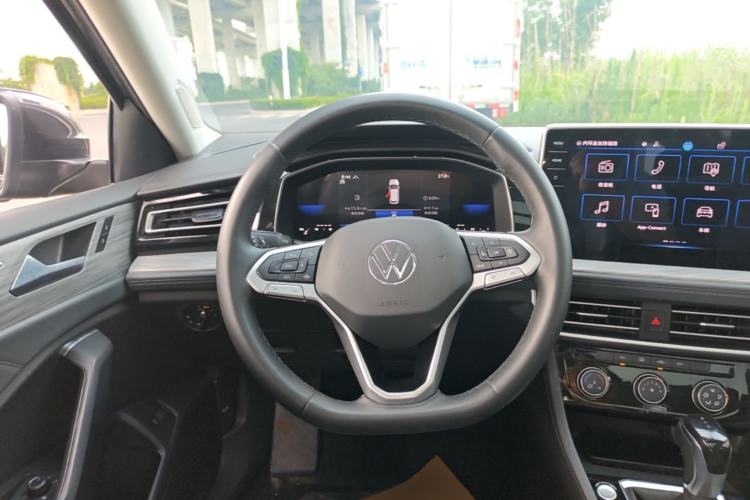 Used Volkswagen Sagitar 2023 300TSI DSG Excellence Edition Steering Wheel