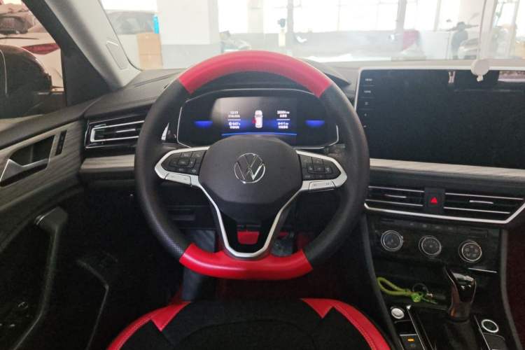 Used Volkswagen Sagitar 2023 300TSI DSG Excellence Edition Steering Wheel
