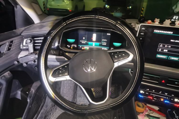 Used Volkswagen Sagitar 2023 280TSI DSG Excellence Edition Steering Wheel