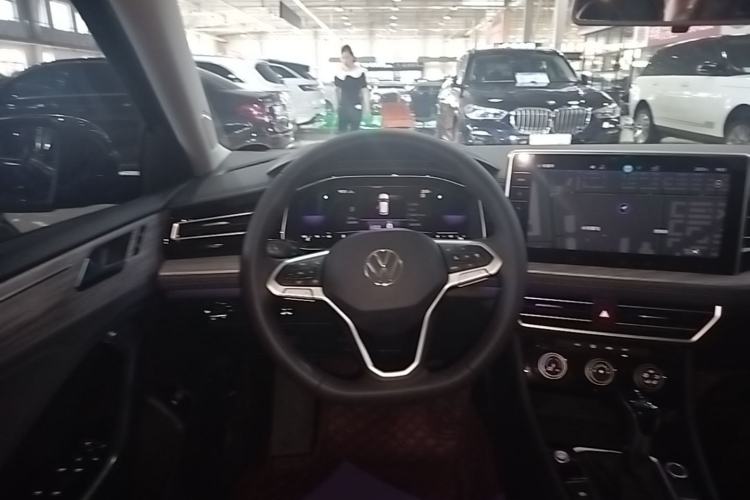 Used Volkswagen Sagitar 2023 300TSI DSG Excellence Edition Steering Wheel