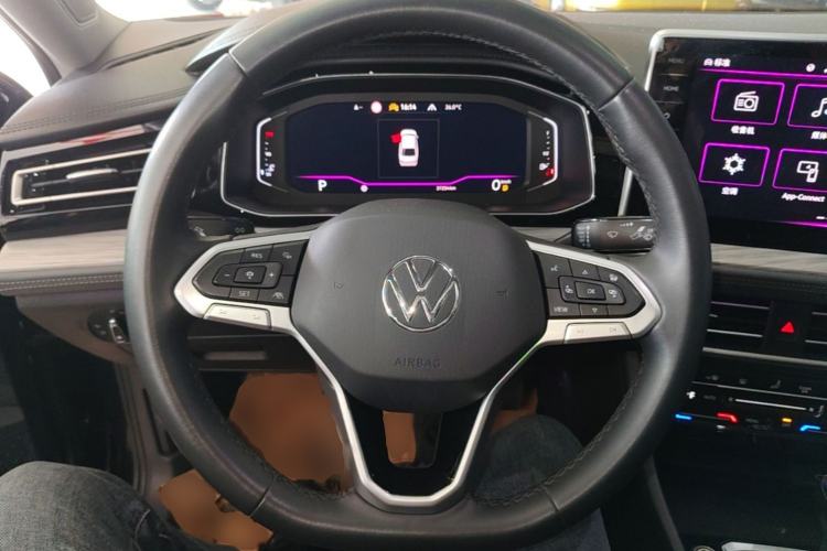 Used Volkswagen Sagitar 2023 300TSI DSG Excellence Edition Steering Wheel