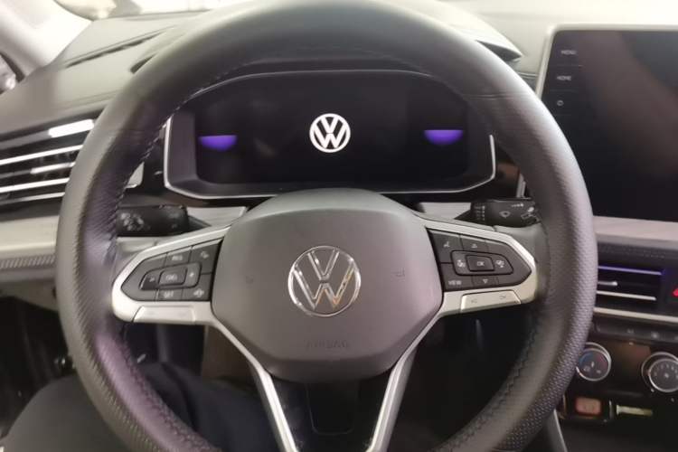 Used Volkswagen Sagitar 2023 300TSI DSG Excellence Edition Steering Wheel