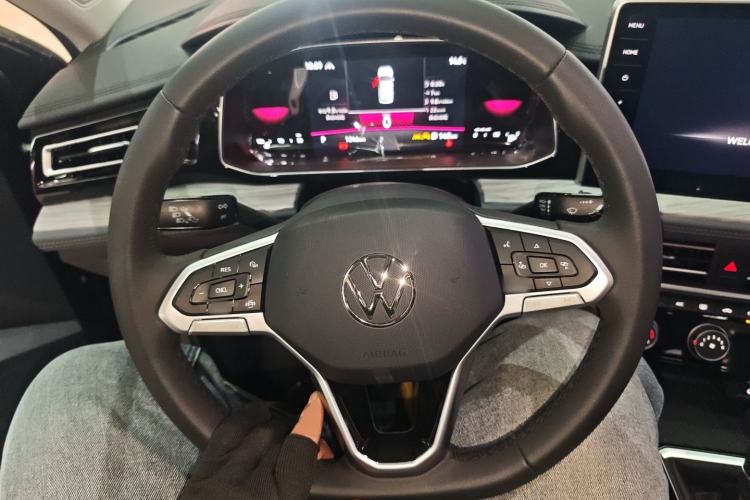 Used Volkswagen Sagitar 2023 300TSI DSG Excellence Edition Steering Wheel