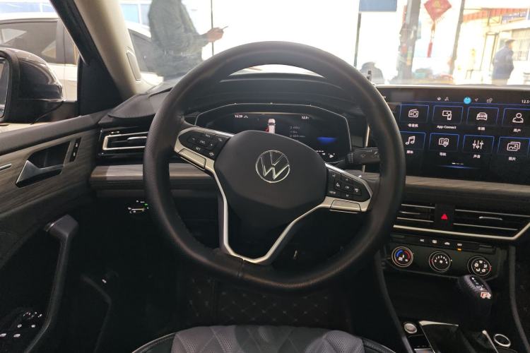 Used Volkswagen Sagitar 2023 300TSI DSG Excellence Edition Steering Wheel