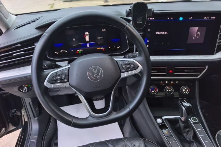 Used Volkswagen Sagitar 2023 300TSI DSG Excellence Edition Steering Wheel