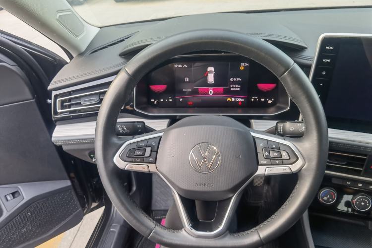 Used Volkswagen Sagitar 2023 300TSI DSG Excellence Edition Steering Wheel