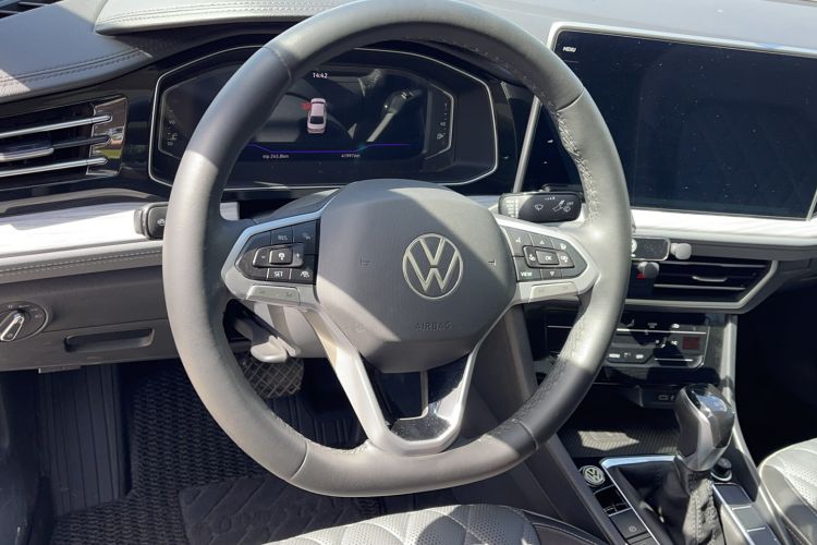 Used Volkswagen Sagitar 2023 300TSI DSG Excellence Edition Steering Wheel