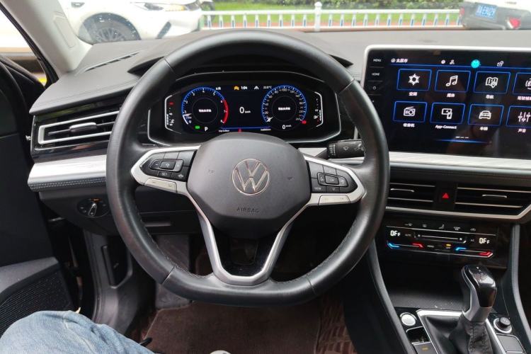 Used Volkswagen Sagitar 2023 280TSI DSG Excellence Edition Steering Wheel