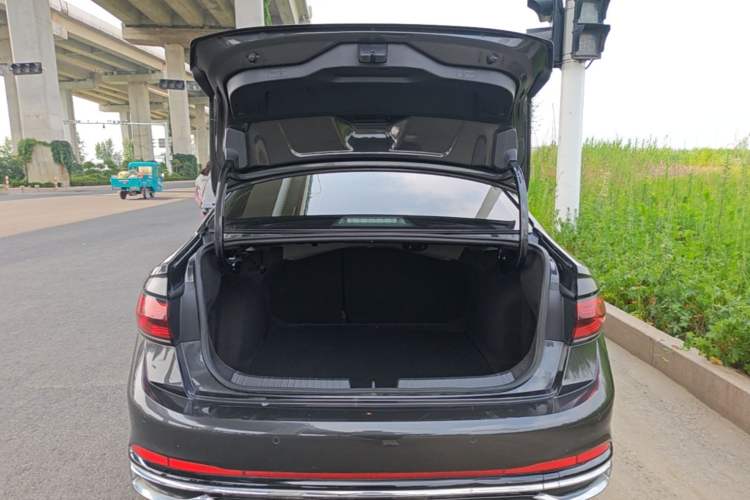 Used Volkswagen Sagitar 2023 300TSI DSG Excellence Edition Trunk