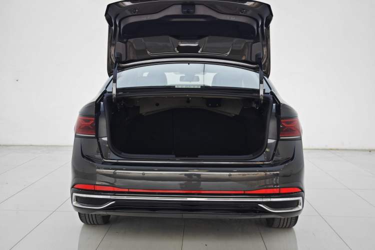 Used Volkswagen Sagitar 2023 300TSI DSG Excellence Edition Trunk