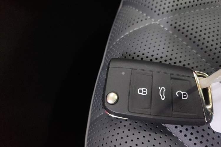 Used Volkswagen Sagitar 2023 300TSI DSG Excellence Edition Vehicle Key