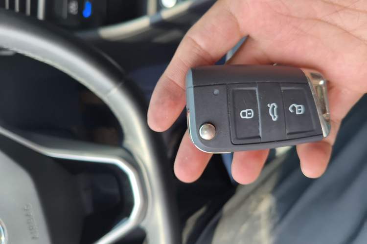 Used Volkswagen Sagitar 2023 300TSI DSG Excellence Edition Vehicle Key