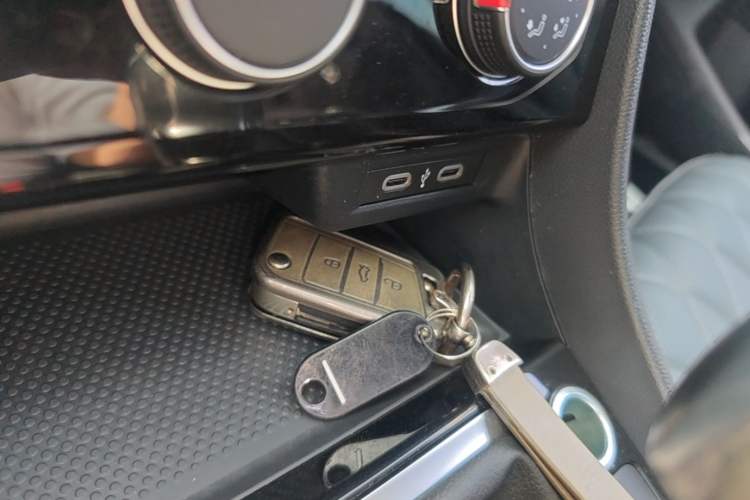 Used Volkswagen Sagitar 2023 300TSI DSG Excellence Edition Vehicle Key