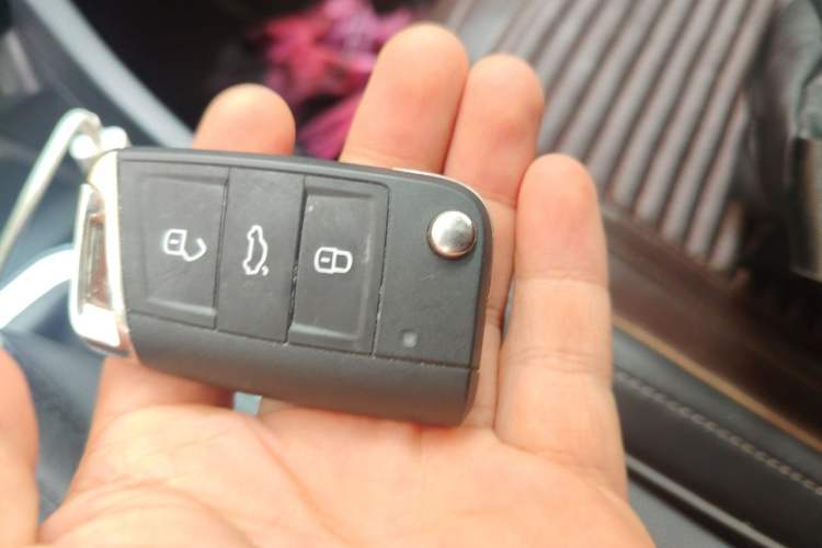 Used Volkswagen Sagitar 2023 280TSI DSG Beyond Lite Edition Vehicle Key
