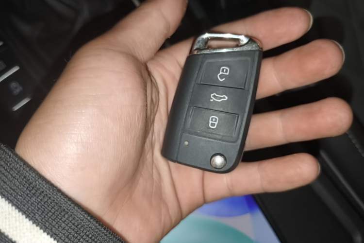 Used Volkswagen Sagitar 2023 300TSI DSG Excellence Edition Vehicle Key