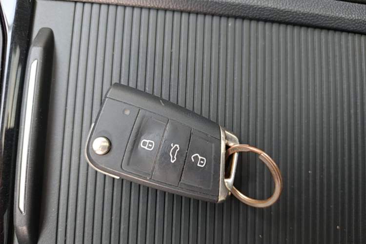Used Volkswagen Sagitar 2023 300TSI DSG Excellence Edition Vehicle Key
