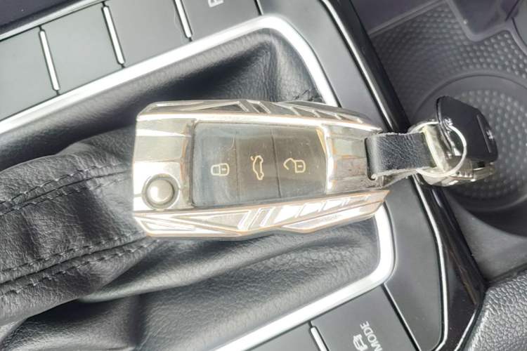 Used Volkswagen Sagitar 2023 300TSI DSG Excellence Edition Vehicle Key