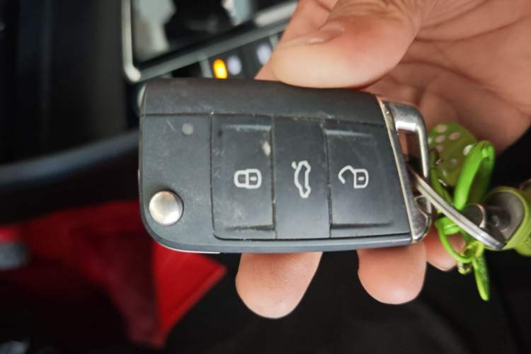 Used Volkswagen Sagitar 2023 300TSI DSG Excellence Edition Vehicle Key
