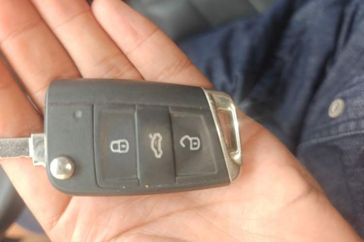 Used Volkswagen Sagitar 2023 300TSI DSG Excellence Edition Vehicle Key