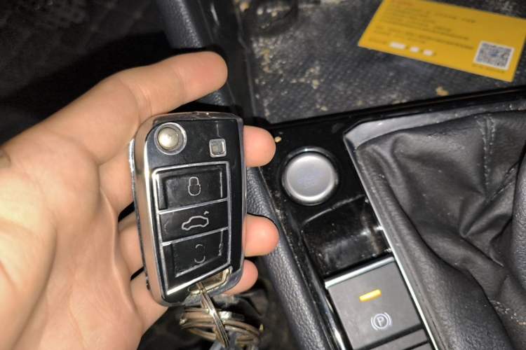 Used Volkswagen Sagitar 2023 300TSI DSG Excellence Edition Vehicle Key