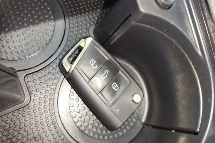 Used Volkswagen Sagitar 2023 300TSI DSG Excellence Edition Vehicle Key