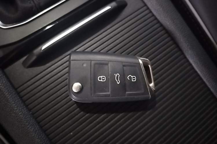 Used Volkswagen Sagitar 2023 300TSI DSG Excellence Edition Vehicle Key