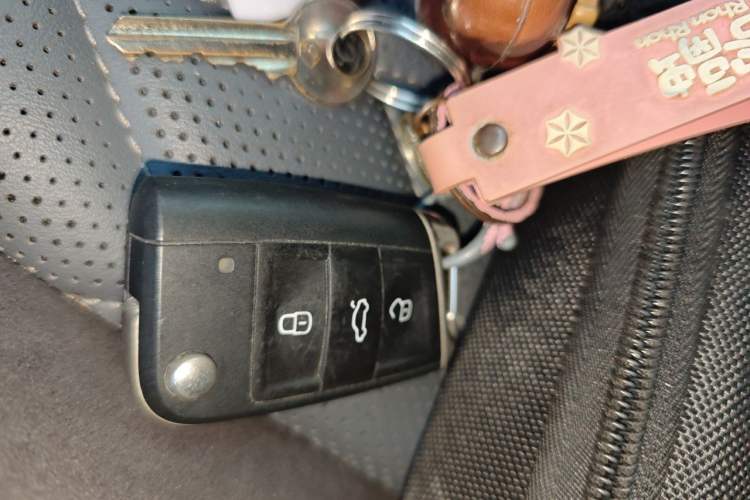 Used Volkswagen Sagitar 2023 300TSI DSG Excellence Edition Vehicle Key