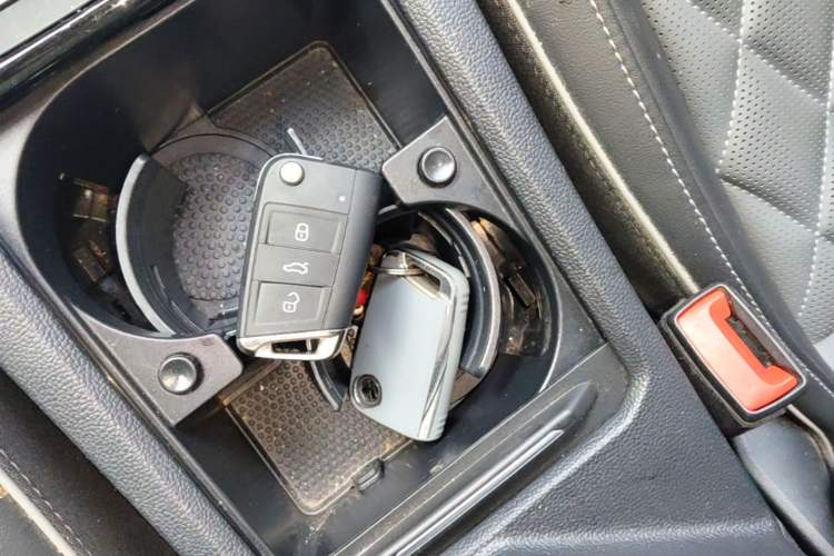 Used Volkswagen Sagitar 2023 300TSI DSG Excellence Edition Vehicle Key