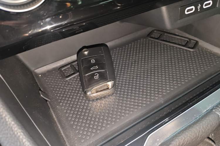 Used Volkswagen Sagitar 2023 300TSI DSG Excellence Edition Vehicle Key