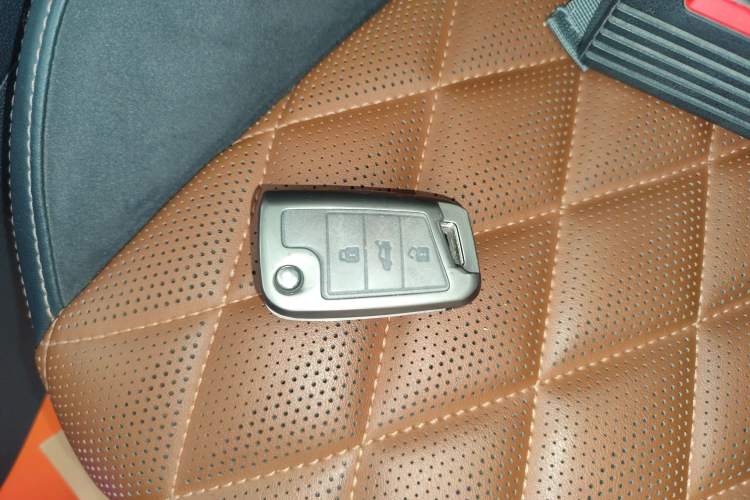 Used Volkswagen Sagitar 2023 300TSI DSG Excellence Edition Vehicle Key
