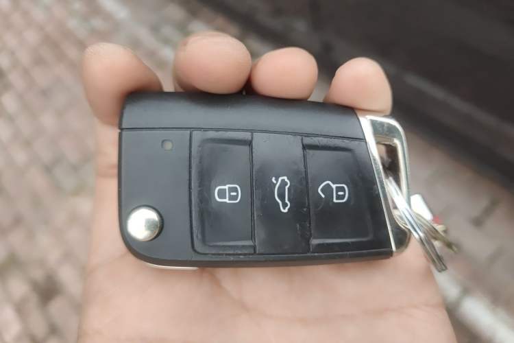 Used Volkswagen Sagitar 2023 300TSI DSG Excellence Edition Vehicle Key