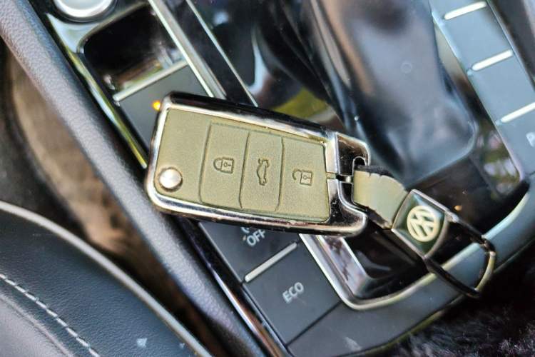 Used Volkswagen Sagitar 2023 300TSI DSG Excellence Edition Vehicle Key