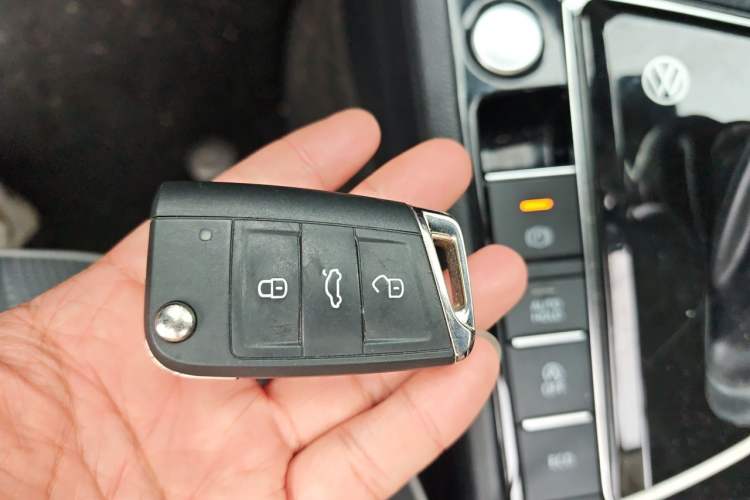 Used Volkswagen Sagitar 2023 300TSI DSG Excellence Edition Vehicle Key