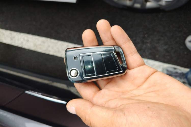 Used Volkswagen Sagitar 2023 280TSI DSG Excellence Edition Vehicle Key