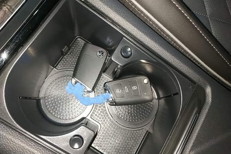 Used Volkswagen Sagitar 2023 300TSI DSG Excellence Edition Vehicle Key