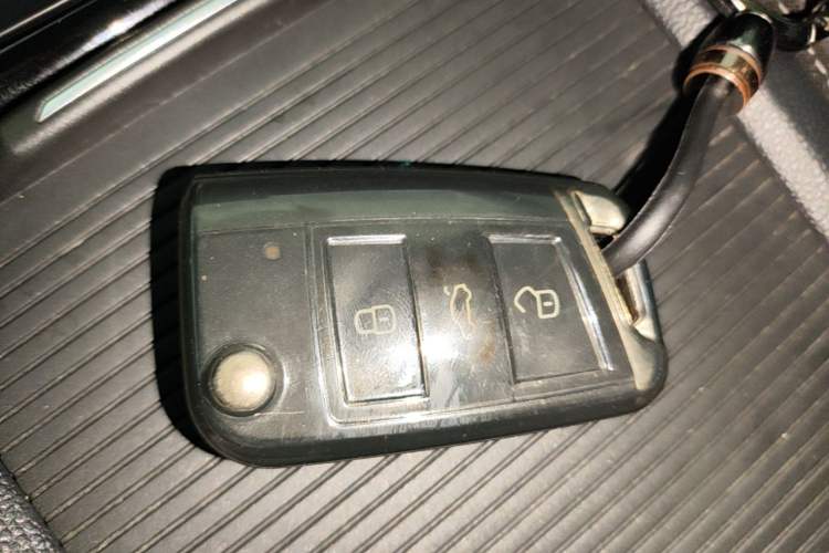 Used Volkswagen Sagitar 2023 300TSI DSG Excellence Edition Vehicle Key