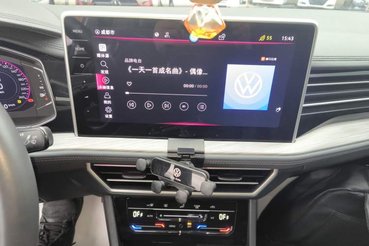 Used Volkswagen Sagitar 2023 280TSI DSG Excellence Plus Edition Audio And AC Panel