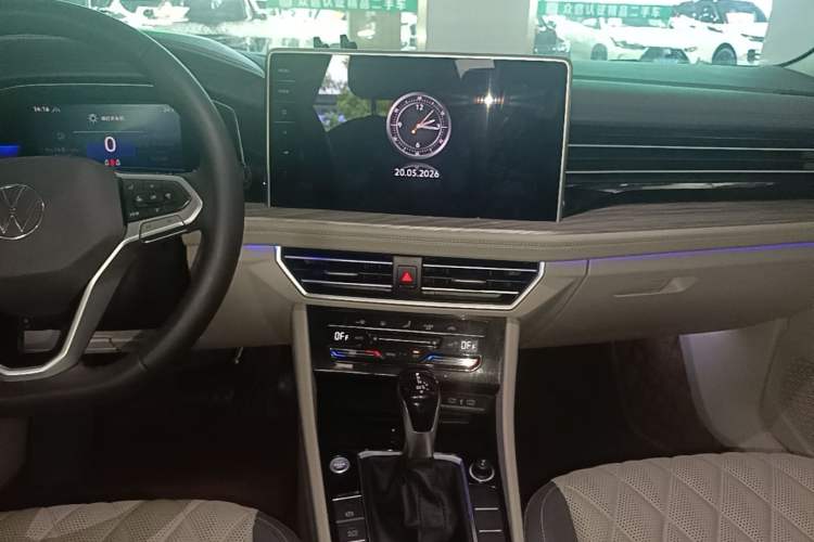 Used Volkswagen Sagitar 2023 280TSI DSG Excellence Plus Edition Audio And AC Panel