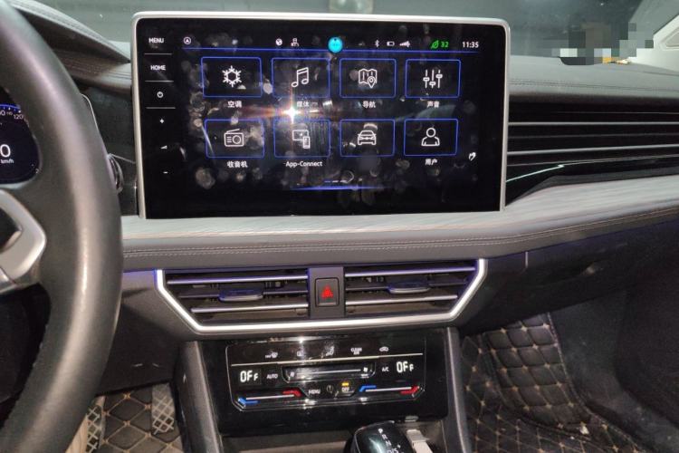 Used Volkswagen Sagitar 2023 280TSI DSG Excellence Edition Audio And AC Panel