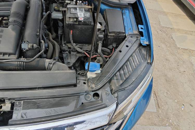 Used Volkswagen Sagitar 2023 280TSI DSG Excellence Edition Engine Bay Left