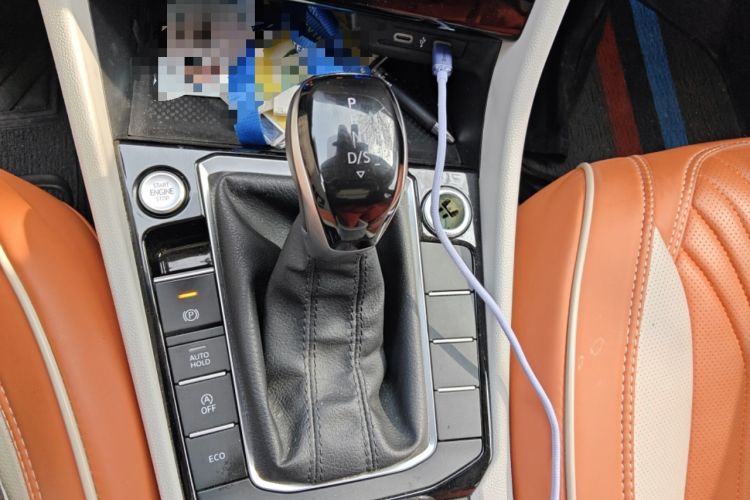 Used Volkswagen Sagitar 2023 280TSI DSG Excellence Edition Gear Lever