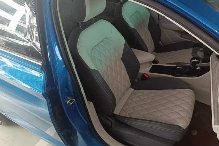 Used Volkswagen Sagitar 2023 280TSI DSG Excellence Plus Edition Right Front Seat