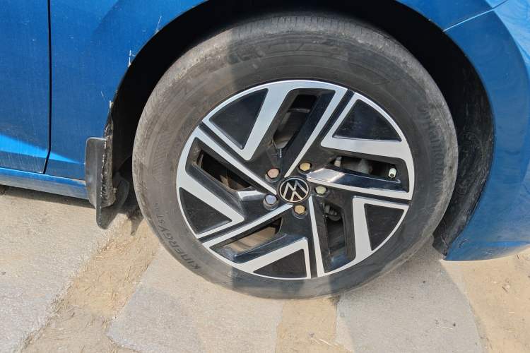 Used Volkswagen Sagitar 2023 280TSI DSG Excellence Edition Right Front Wheel Hub