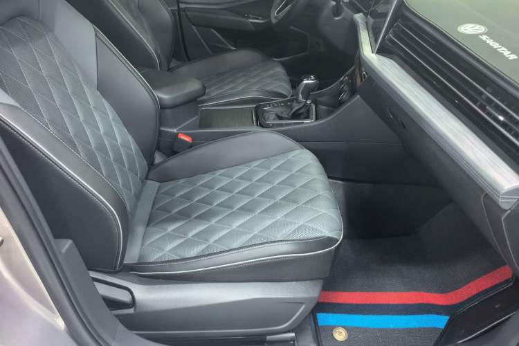 Used Volkswagen Sagitar 2023 300TSI DSG Excellence Edition Right Front Seat