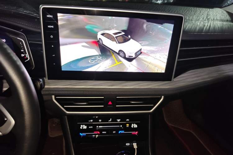 Used Volkswagen Sagitar 2023 280TSI DSG Excellence Plus Edition Audio And AC Panel