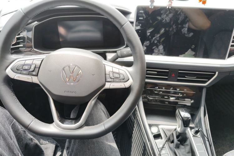 Used Volkswagen Sagitar 2023 200TSI DSG Excellence Edition Center Console