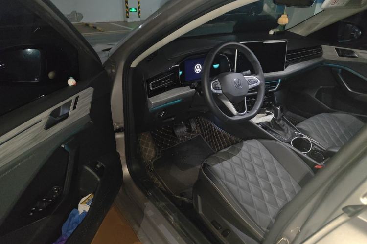 Used Volkswagen Sagitar 2023 280TSI DSG Excellence Edition Driver Seat