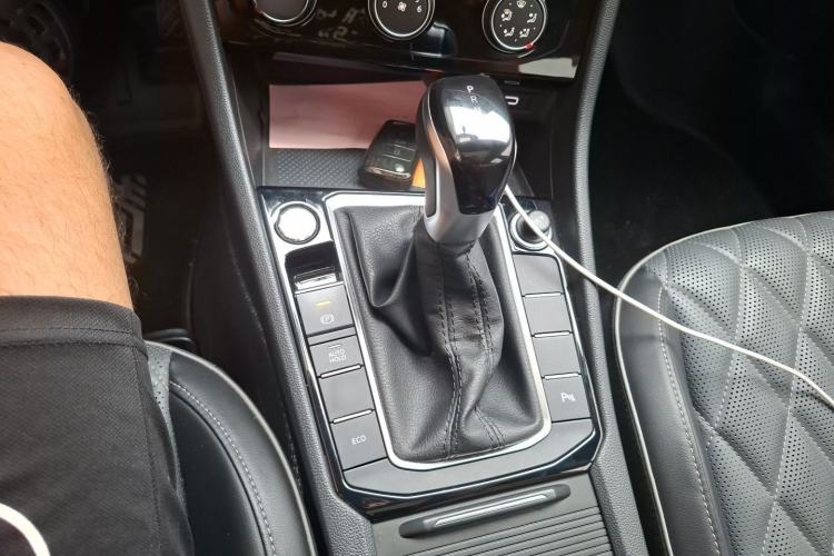 Used Volkswagen Sagitar 2023 280TSI DSG Beyond Lite Edition Gear Lever