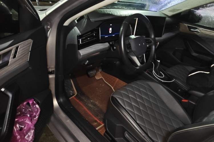 Used Volkswagen Sagitar 2023 280TSI DSG Excellence Plus Edition Interior 3